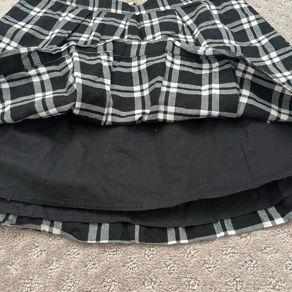 Black and White Gap Mini Skirt - Picture 5 of 5